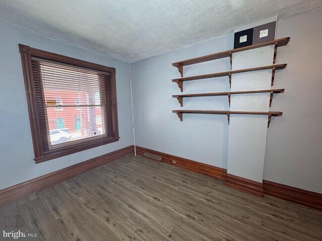 Building Photo - 403 N 12th St