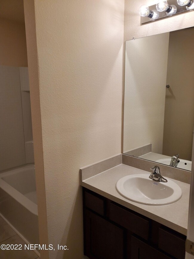 Building Photo - 880 Observatory Pkwy