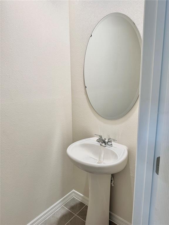 Building Photo - 2925 Canary Ave