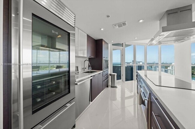 Building Photo - 6301 Collins Ave