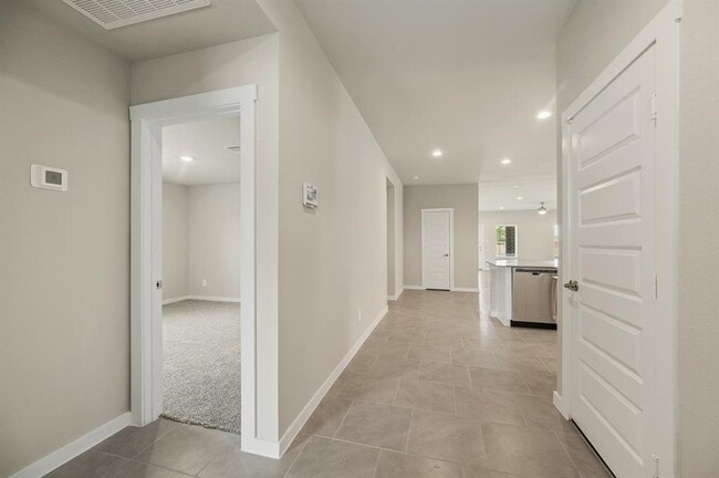 Building Photo - 29422 Pikes Peak Dr