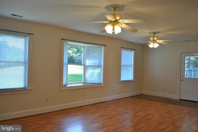 Building Photo - 8611 Anderson Ave