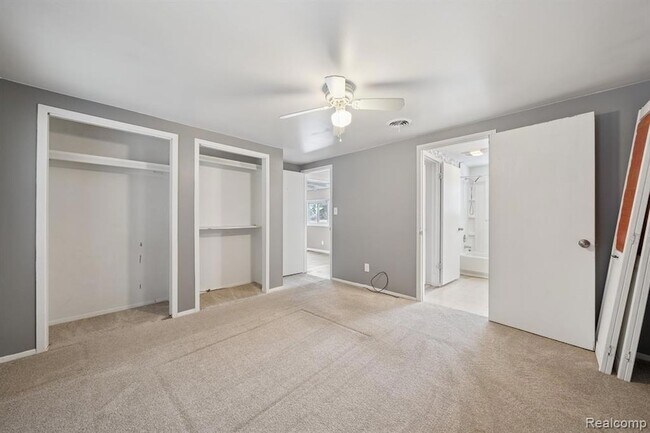 Building Photo - 2266 Newberry Rd