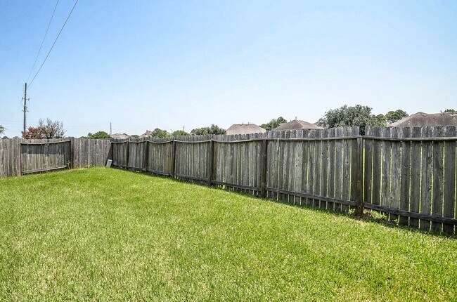 Building Photo - 6419 Bennington Springs Dr