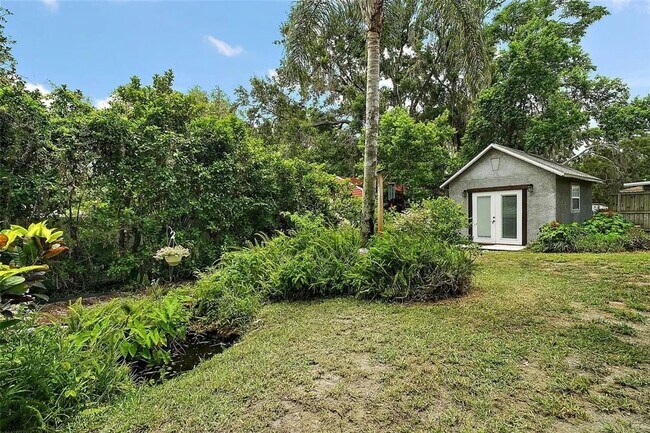 Building Photo - BEAUTIFUL 4BED 2BATH HOME WITH DETACHED OF...