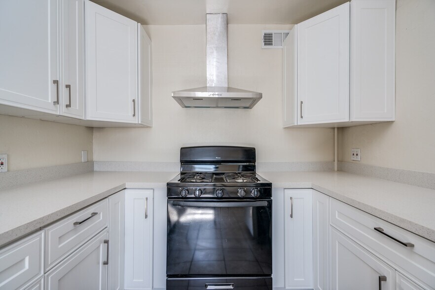 Ventilated Hood Range - 3138 E Adams St