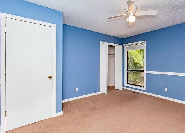 Building Photo - 6414 Hollyhock Ct