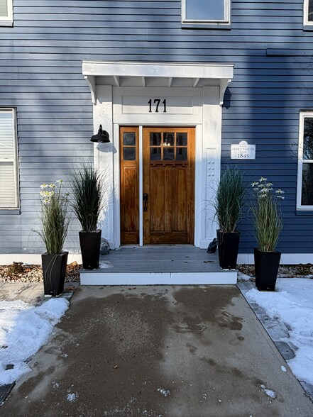 Front_3 - 171 Austin St