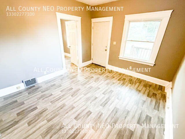 Building Photo - 9801 Raymond Ave