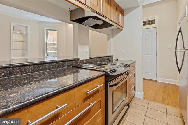 Building Photo - 1450 T St NW