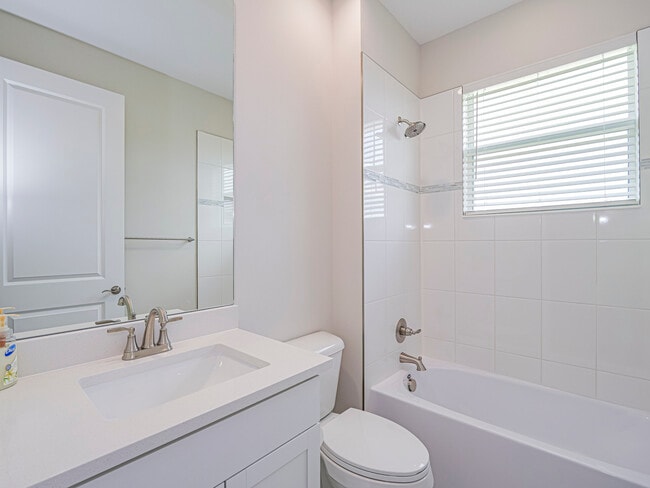 Building Photo - 6423 High Pointe Cir