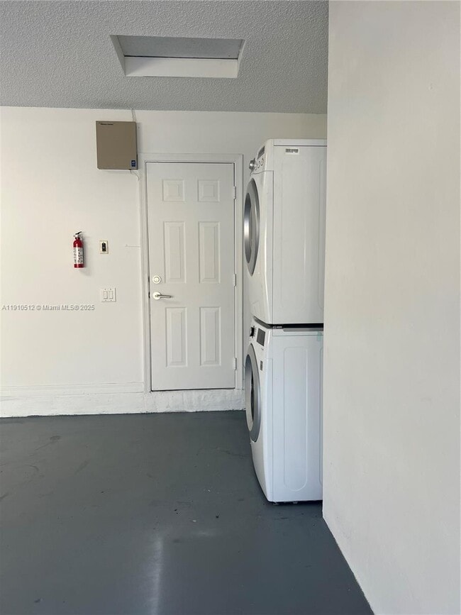 Building Photo - 1393 Majesty Terrace