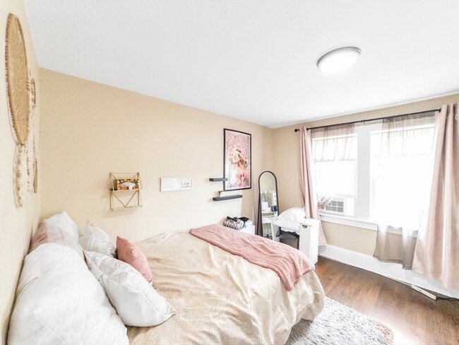 Building Photo - 24 Annafran St