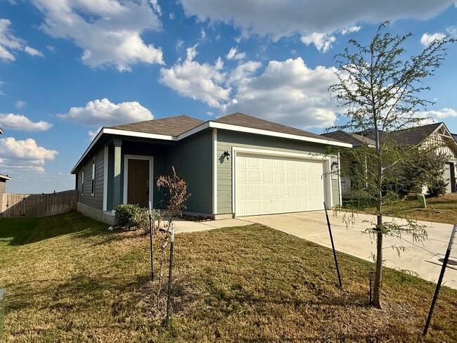 Building Photo - Lovely 1-story 4 bedroom/2 bath home is an...