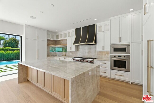 Building Photo - 603 N Camden Dr