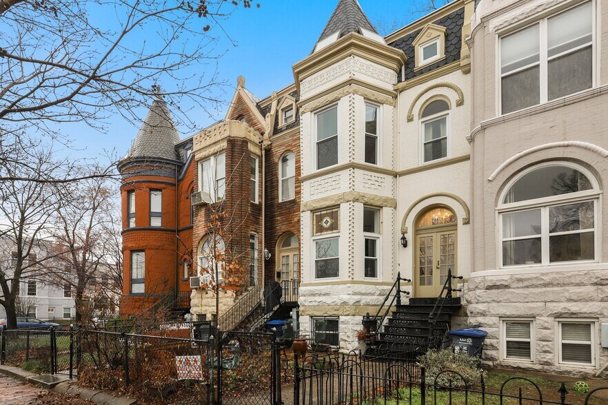 Streetview - 704 12th St NE