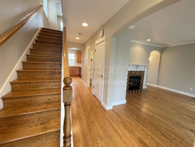 Building Photo - 10235 NW Edgewood Dr