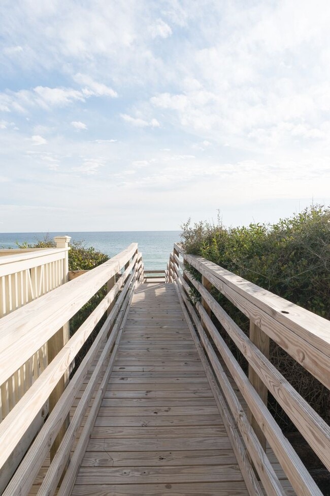 Building Photo - Beautiful 7-Bedroom Beachfront Home on 30A