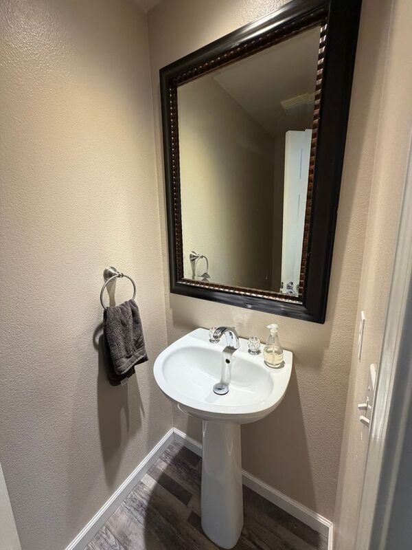 Building Photo - 33770 Willow Haven