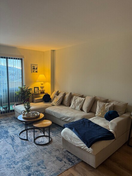 Building Photo - 137 Benchmark Rd