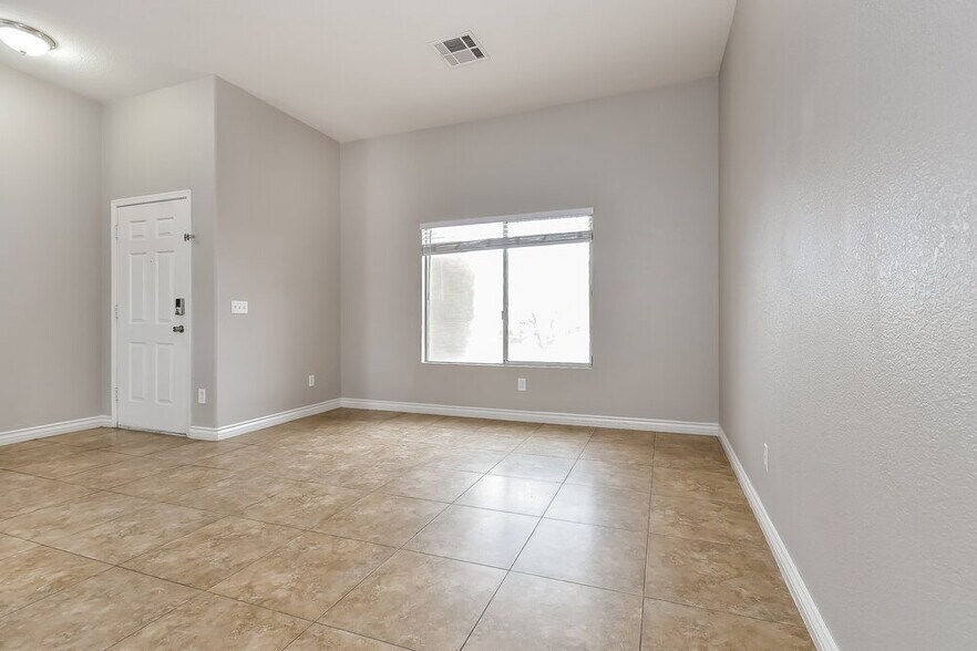 Building Photo - 2018 Annbriar Ave