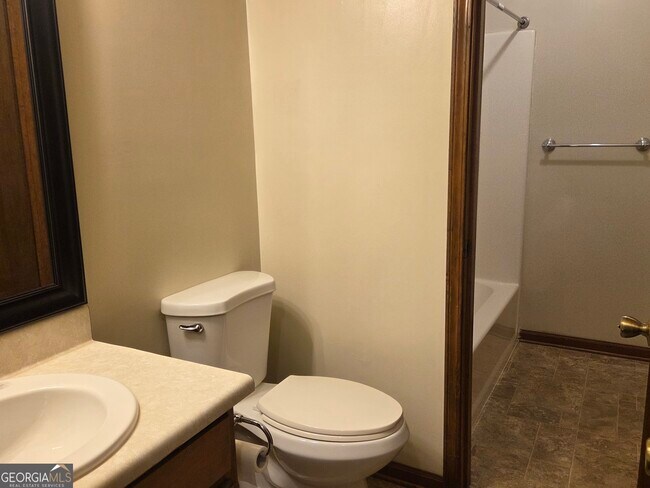 Building Photo - 8437 Pineland Dr