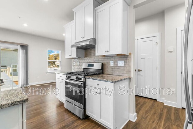 Building Photo - 2305 Wadlow Ln