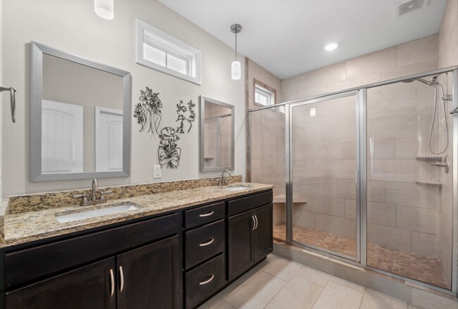 Building Photo - Spacious Clarksville Home on Golden Eagle Way | Pet Friendly | Decorative Fireplace | Great Layou...