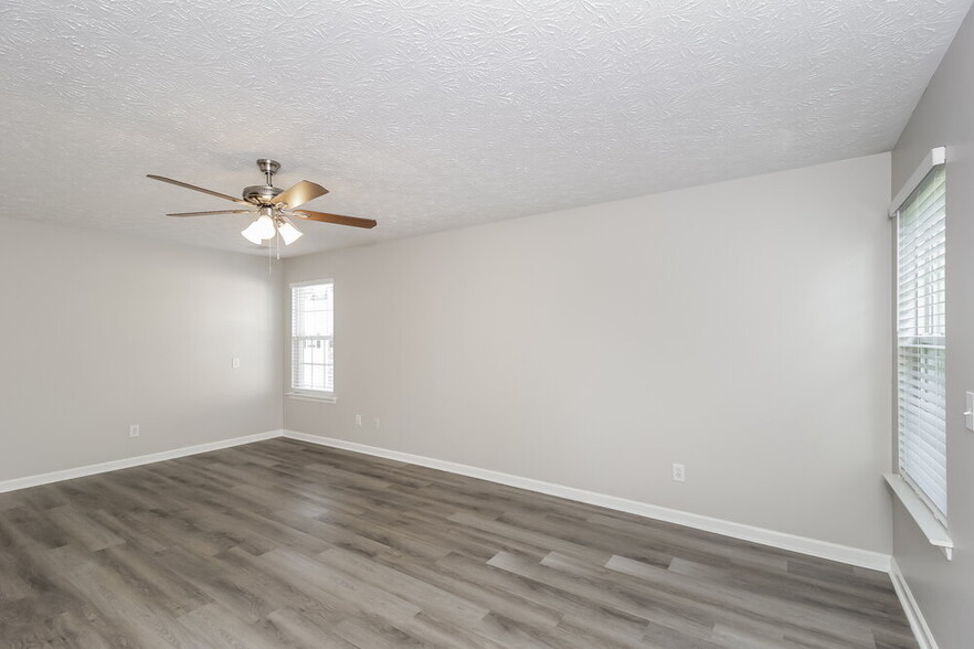 Building Photo - 143 Oak Grove Pl
