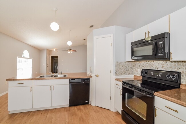 Building Photo - 6845 Ebans Bend