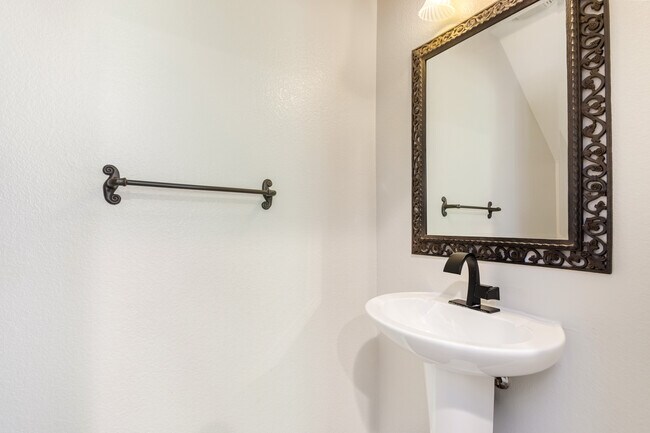 Building Photo - 6283 Citracado Cir