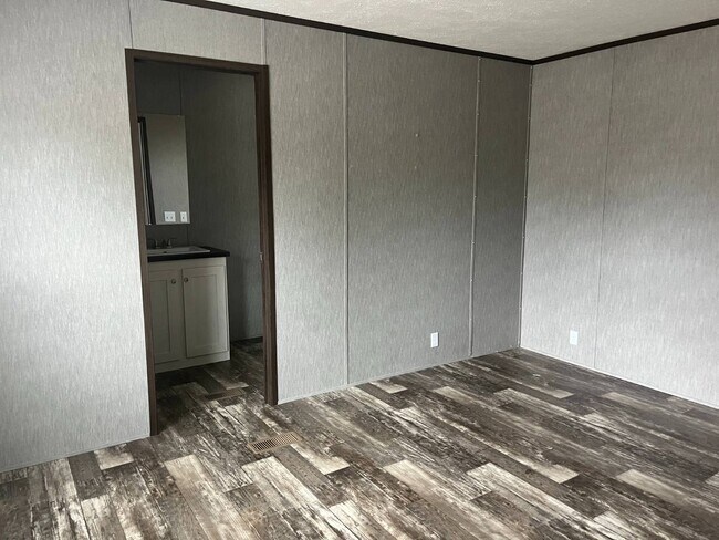 Building Photo - 2524 Redoubt Cir