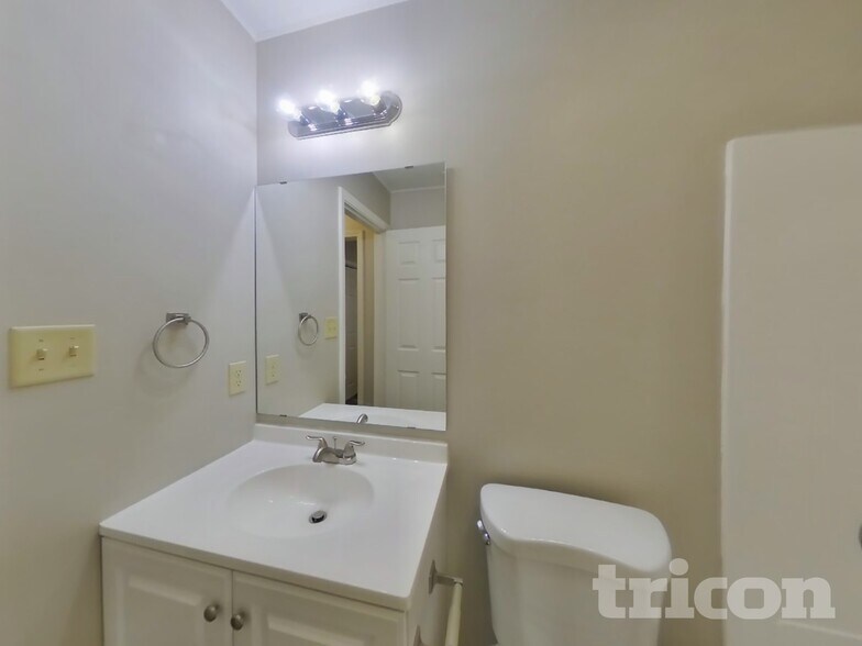 Building Photo - 5839 Emmert Way