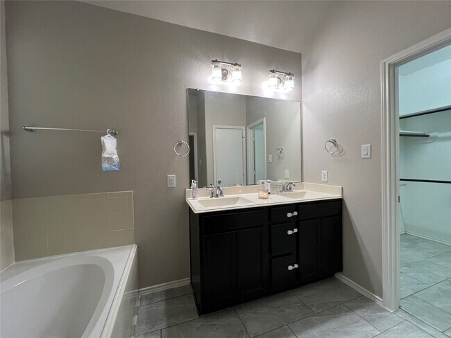 Building Photo - 11418 Barbican Court