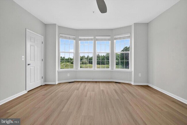 Building Photo - 43845 Centergate Dr