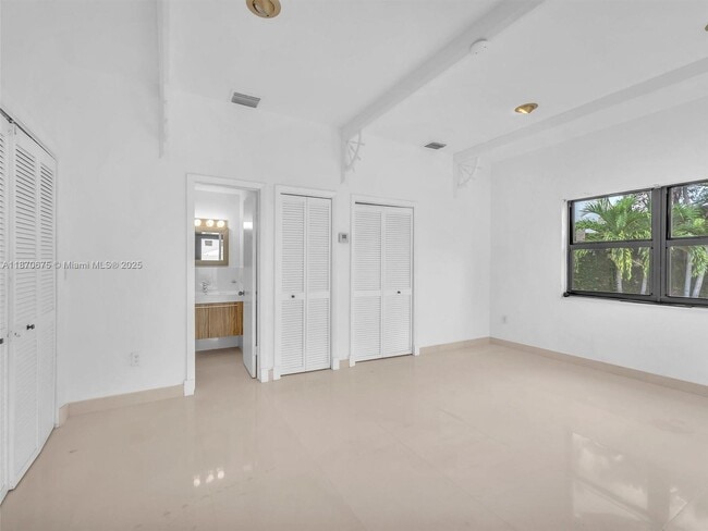 Building Photo - 5901 SW 136th St