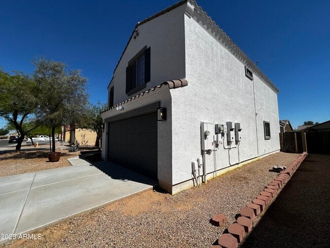 Building Photo - 37061 W Bello Ln