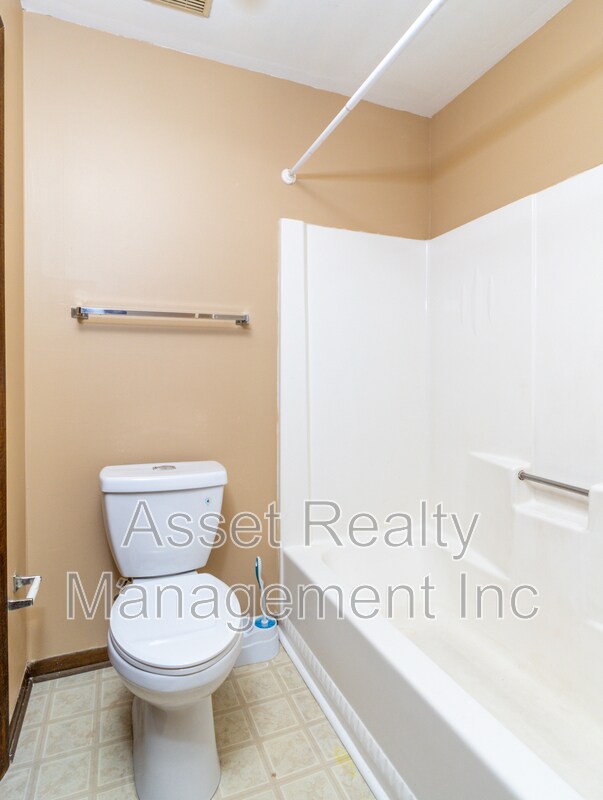 Building Photo - 504 Cedartop Ln NW