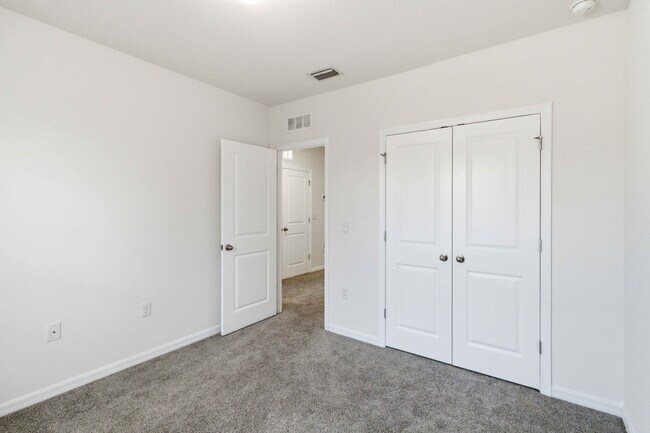 Building Photo - 9973 Hound Chase Dr