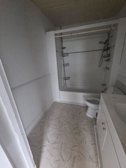 Building Photo - 709 N 11th St