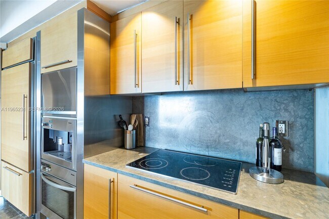 Building Photo - 450 Alton Rd