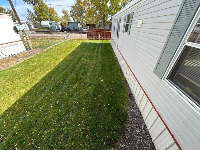 Building Photo - 3 Bed 2 Bath Updated Mobile Home w/ Fenced Yard & Many Amenities