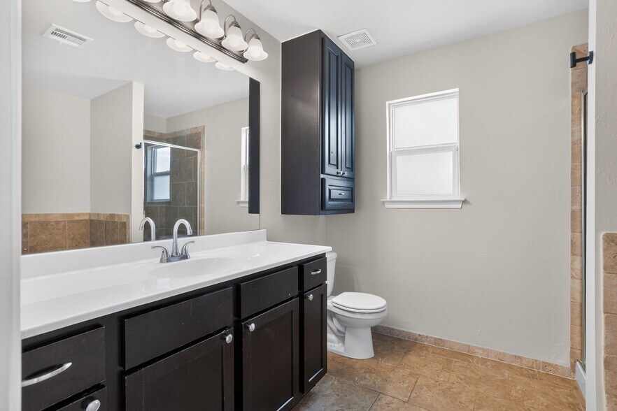 Building Photo - 13113 Camden Dr