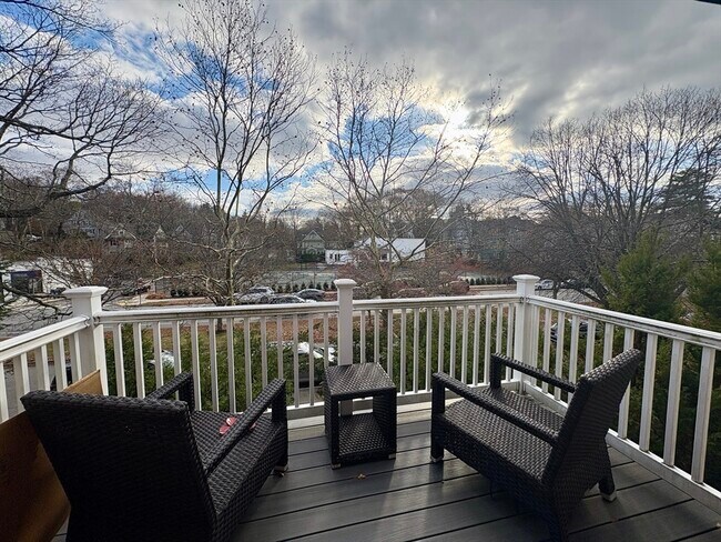 Building Photo - 569 Commonwealth Ave