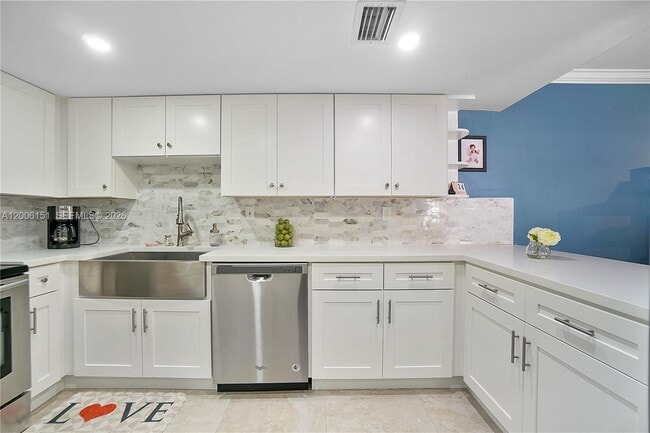 Building Photo - 14330 SW 97th Ln