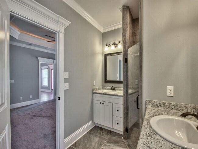 Building Photo - 114 Carousel Cir