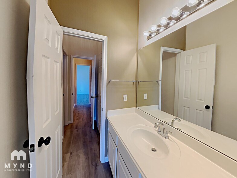 Building Photo - 9774 Legend Trail