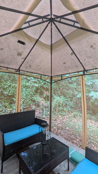 Building Photo - 3182 Latona Dr SW