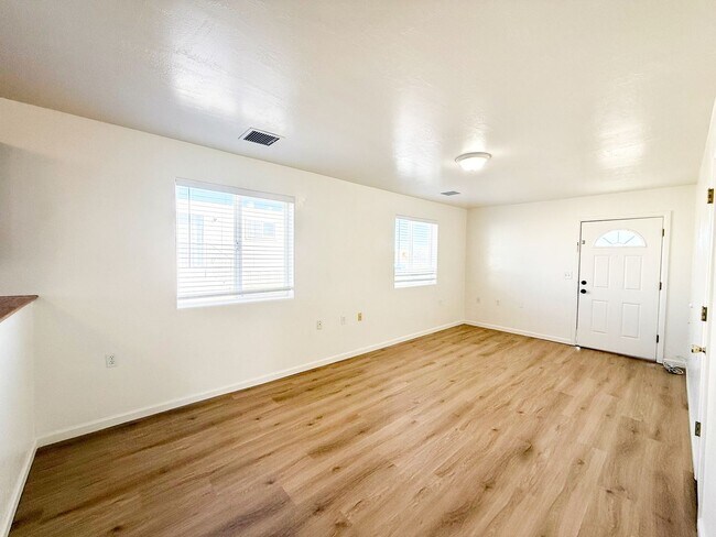 Building Photo - Charming Updated Home  Paulden