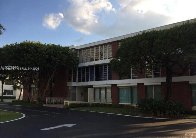 Building Photo - 10210 Collins Ave